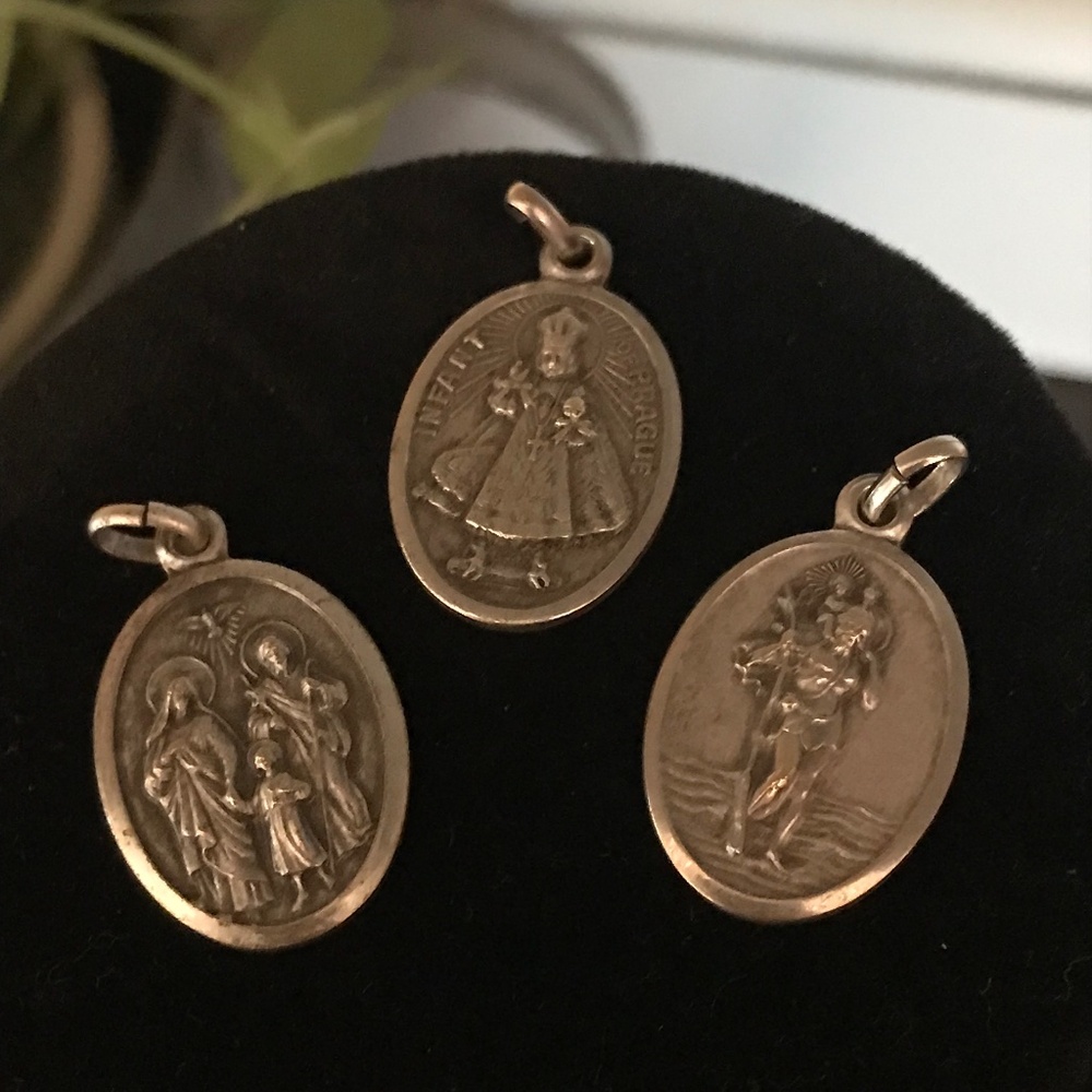 VTG Set of 3 Silver charms "Infant of Prague", "St. Christoper", "Holy Family"